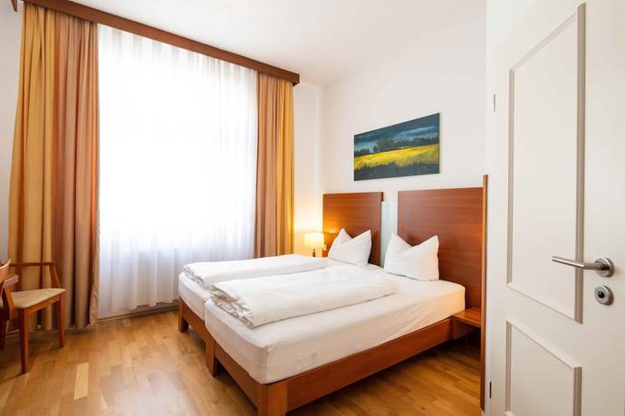 Imagen de la habitación del Hotel Graf Zeppelin. Foto 5