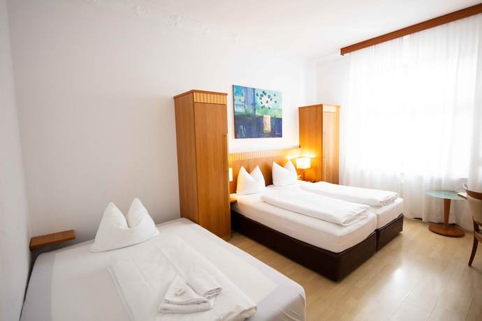 Imagen de la habitación del Hotel Graf Zeppelin. Foto 9