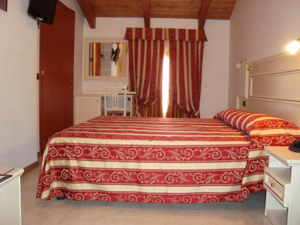 Imagen de la habitación del Hotel Gran Parco. Foto 15