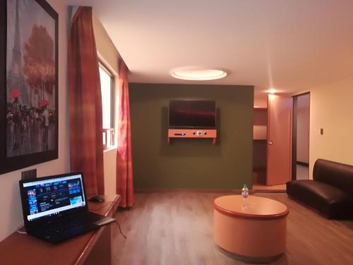 Imagen de la habitación del Hotel Gran V&iacute;a. Foto 9