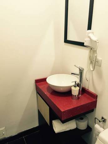 Imagen de la habitación del Hotel Granada Plaza. Foto 2