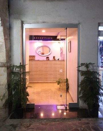Imagen de los interiores del Hotel Grand Urhay. Foto 12