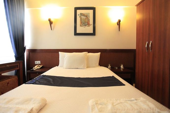 Imagen de la habitación del Hotel Grand Urhay. Foto 2