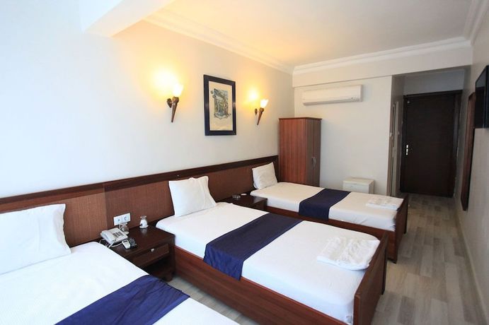 Imagen de la habitación del Hotel Grand Urhay. Foto 5