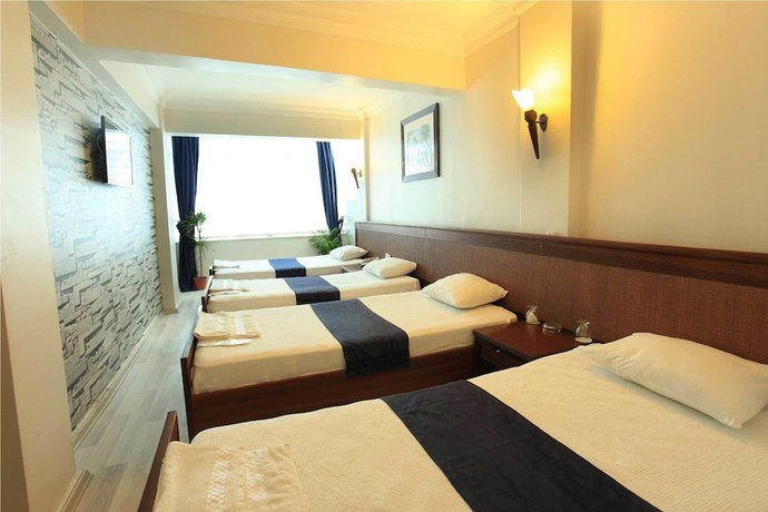 Imagen de la habitación del Hotel Grand Urhay. Foto 7