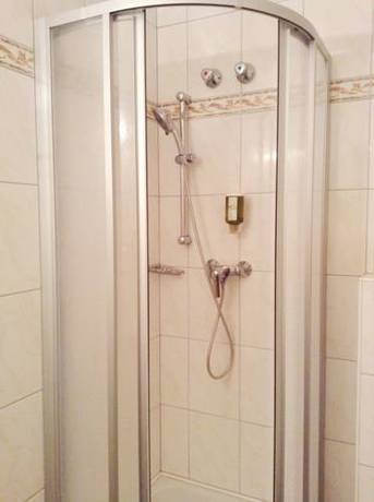 Imagen de la habitación del Hotel Gr&uuml;nes T&uuml;rl. Foto 12