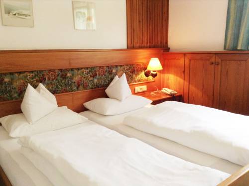 Imagen de la habitación del Hotel Gr&uuml;nes T&uuml;rl. Foto 15