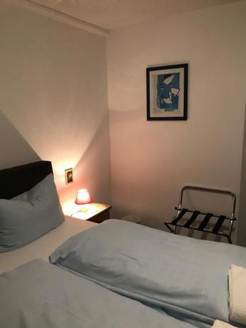 Imagen de la habitación del Hotel Guntia. Foto 4