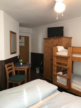Imagen de la habitación del Hotel Guntia. Foto 7