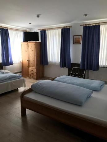 Imagen de la habitación del Hotel Guntia. Foto 9