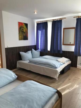 Imagen de la habitación del Hotel Guntia. Foto 18