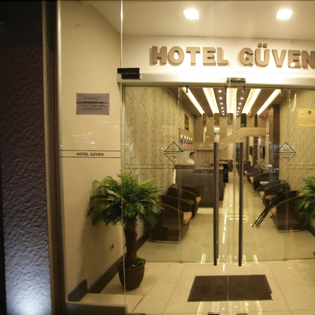 Imagen de los interiores del Hotel Guven. Foto 7