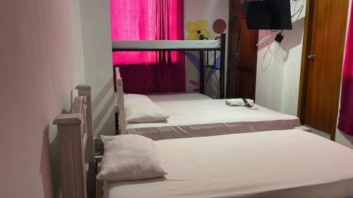 Imagen de la habitación del Hotel HB. Foto 18