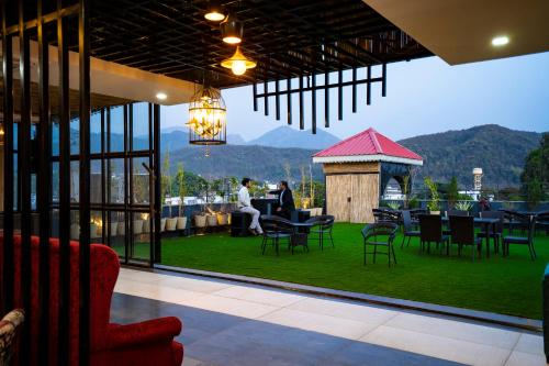 Imagen general del Hotel HSR View Inn - Sahastradhara IT Park. Foto 1