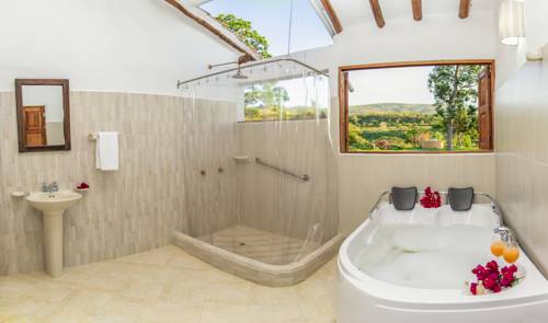 Imagen de la habitación del Hotel Hacienda Macedonia. Foto 4