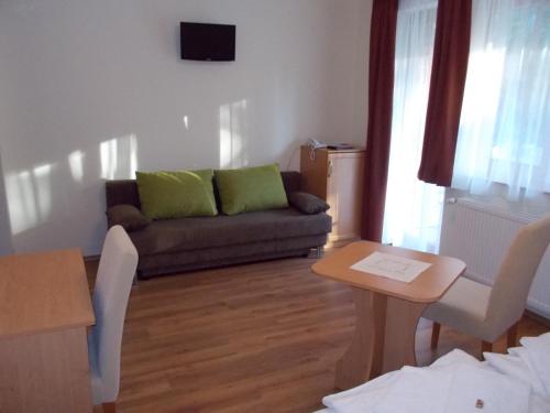 Imagen de la habitación del Hotel Halászkert Badacsony. Foto 9