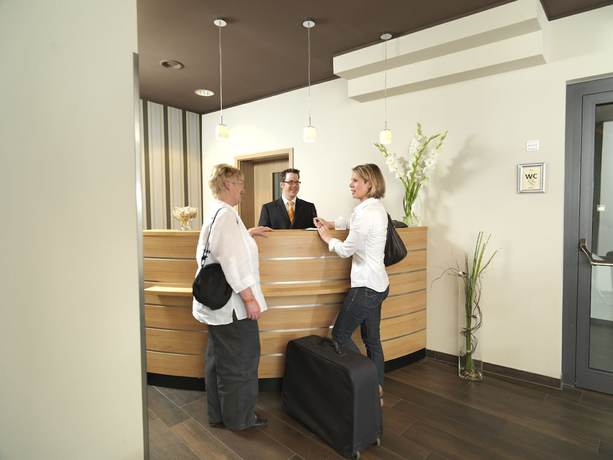 Imagen de los interiores del Hotel Hansa. Foto 15