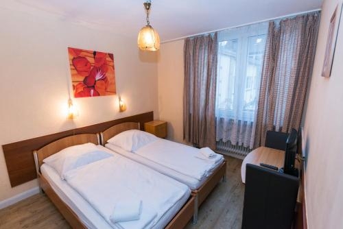 Imagen de la habitación del Hotel Hanseat. Foto 9