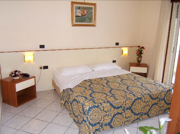 Imagen de la habitación del Hotel Happy Days. Foto 7