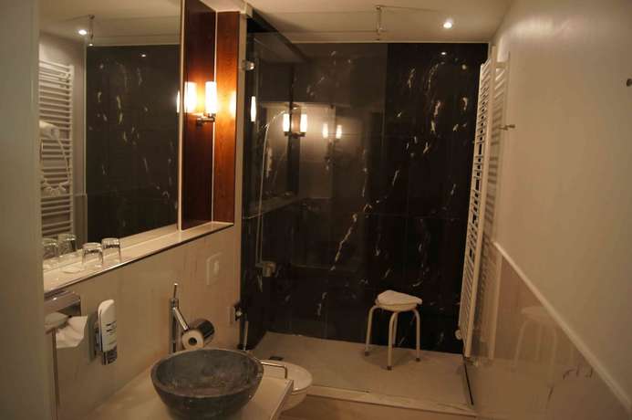 Imagen de la habitación del Hotel Harmonie. Foto 13