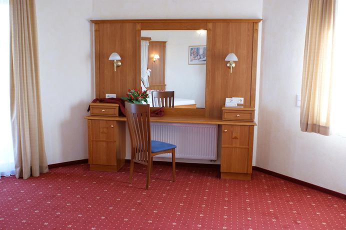 Imagen de la habitación del Hotel Haslbach FGZ. Foto 11