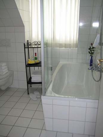 Imagen de la habitación del Hotel Haslbach FGZ. Foto 12