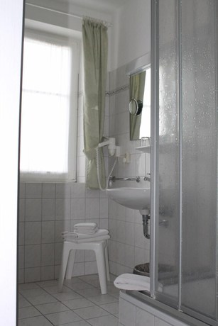 Imagen de la habitación del Hotel Haus Kranich. Foto 10