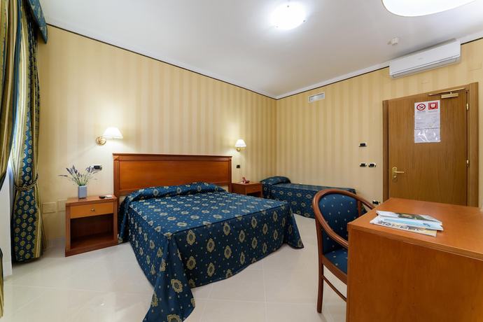 Imagen de la habitación del Hotel Hermitage. Foto 8