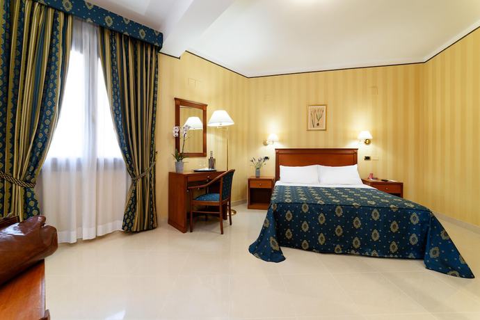 Imagen de la habitación del Hotel Hermitage. Foto 10