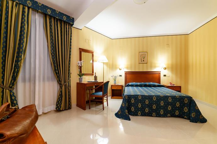 Imagen de la habitación del Hotel Hermitage. Foto 12