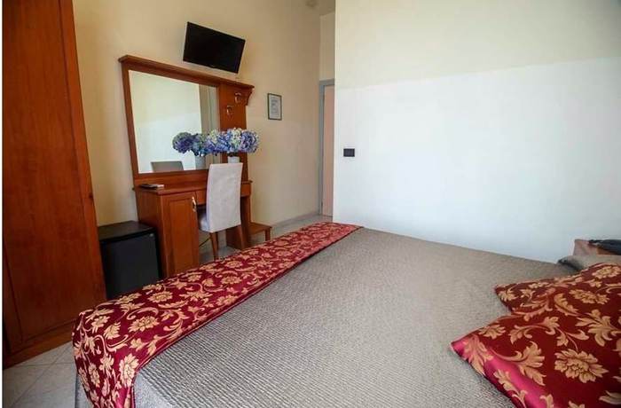 Imagen de la habitación del Hotel Herv&egrave;. Foto 10