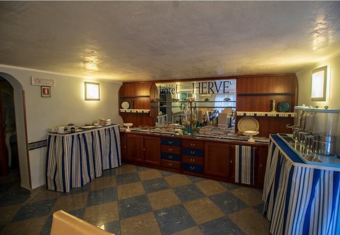 Imagen del bar/restaurante del Hotel Herv&egrave;. Foto 8