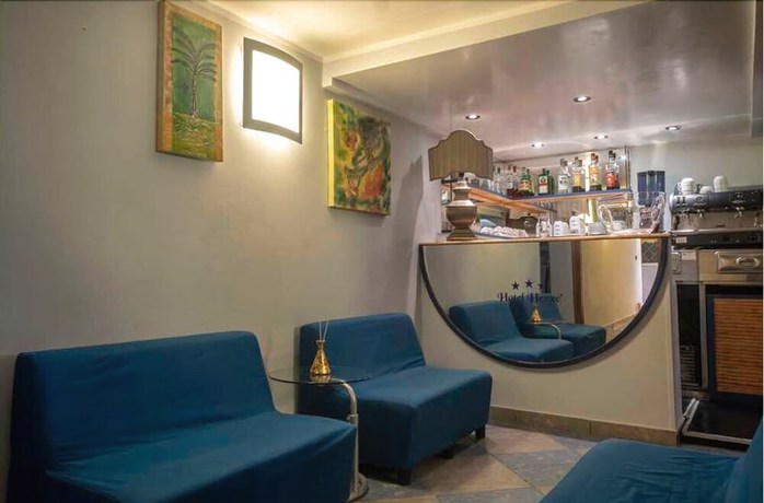Imagen del bar/restaurante del Hotel Herv&egrave;. Foto 9