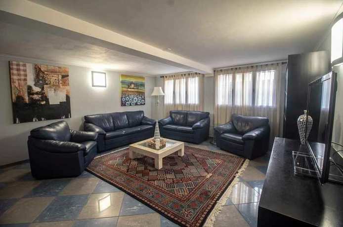 Imagen de los interiores del Hotel Herv&egrave;. Foto 18