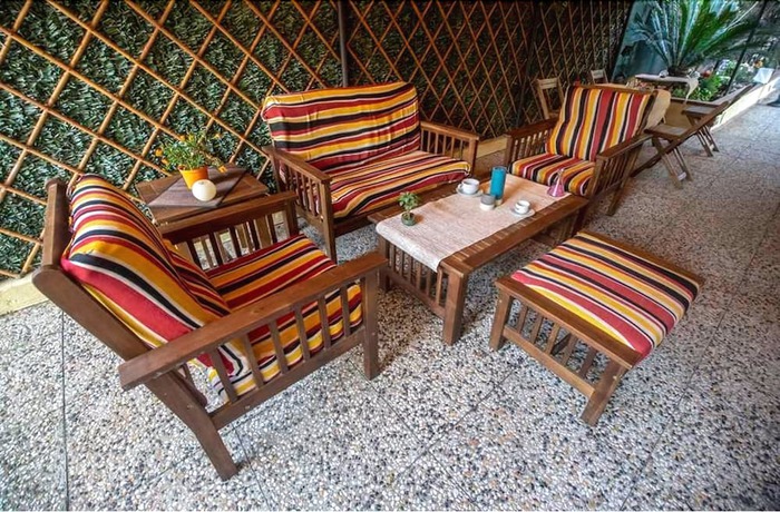 Imagen de los exteriores del Hotel Herv&egrave;. Foto 15