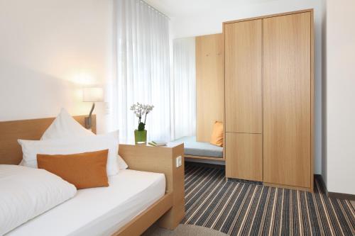 Imagen de la habitación del Hotel Hiller in Abstatt. Foto 5