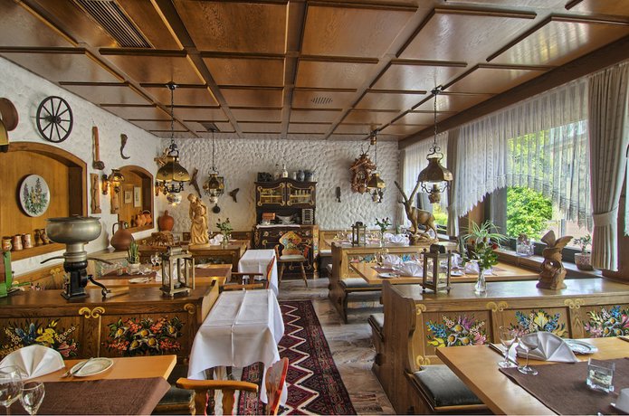 Imagen del bar/restaurante del Hotel Hirsch, Bad Peterstal-Griesbach. Foto 3