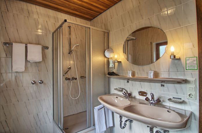 Imagen de la habitación del Hotel Hirsch, Bad Peterstal-Griesbach. Foto 19