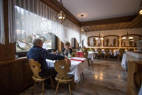 Imagen general del Hotel Hirsch, Bad Peterstal-Griesbach. Foto 2