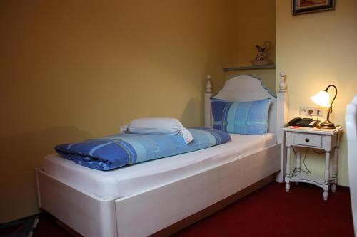 Imagen de la habitación del Hotel Hirsch, Sinsheim. Foto 7