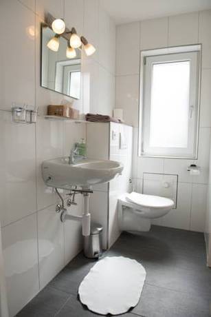 Imagen de la habitación del Hotel Hirschen. Foto 14