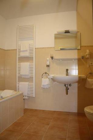 Imagen de la habitación del Hotel Hof T&uuml;tsberg. Foto 16