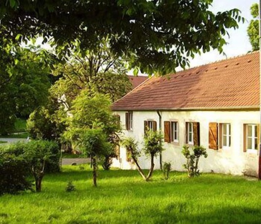 Imagen de los exteriores del Hotel Hofgut Imsbach. Foto 4
