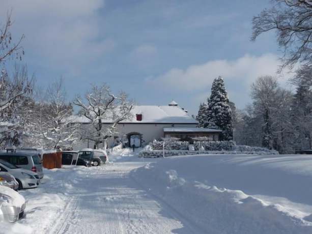 Imagen de los exteriores del Hotel Hofgut Imsbach. Foto 6