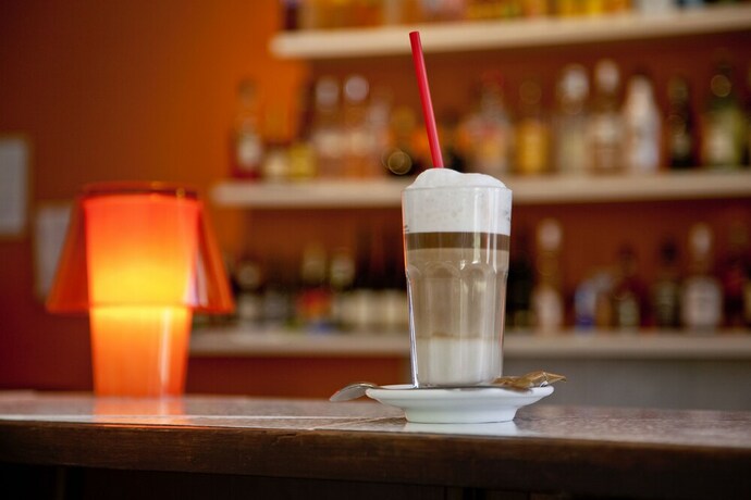 Imagen del bar/restaurante del Hotel Holiday Csopak. Foto 14