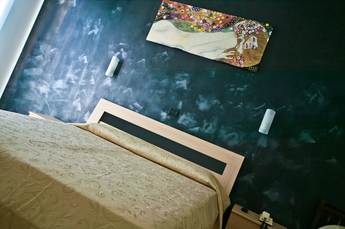Imagen de la habitación del Hotel Holiday Park. Foto 11