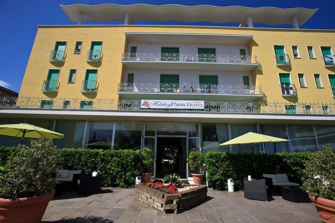 Imagen general del Hotel Holiday Park. Foto 1