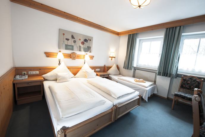 Imagen de la habitación del Hotel Huber. Foto 10