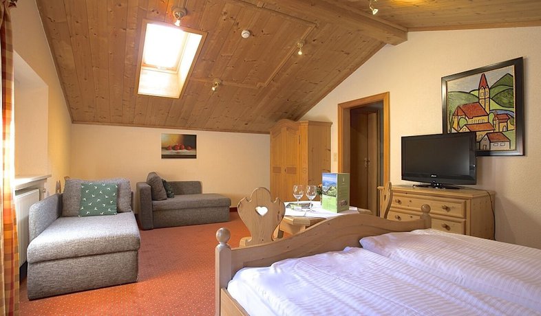 Imagen de la habitación del Hotel Hubertus Schliersee. Foto 17