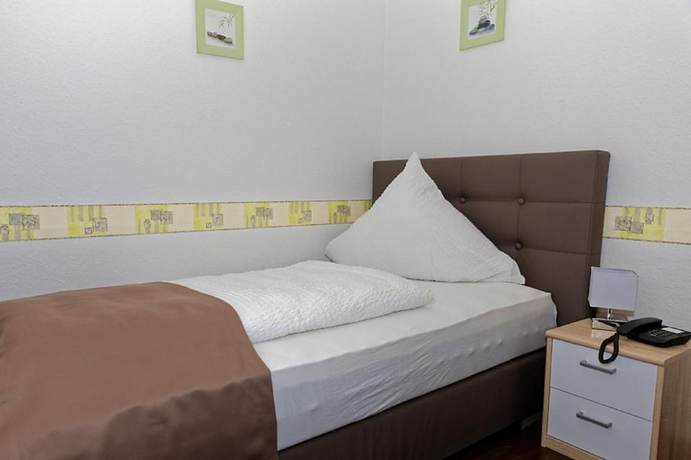Imagen de la habitación del Hotel H&uuml;ttl - Garni. Foto 16